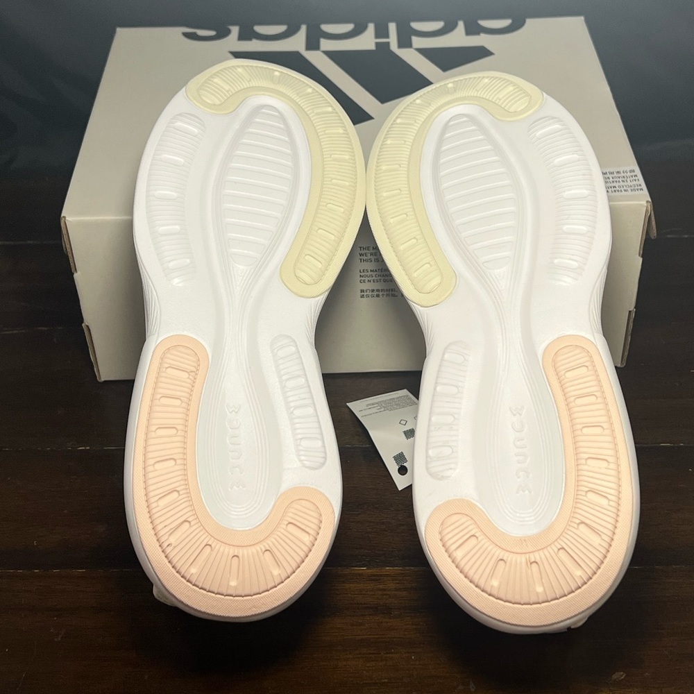New Adidas Women's Alphaedge+ Running Shoes White/Metallic IF7283 - Picture 5 of 6